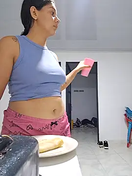 Cris18sexy online show from March 2026 02:33:02 AM