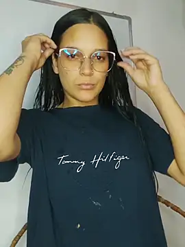 Snapshot of Perla_and_Maikol chatting on February 2026 06:28:02 PM Perla and Maikol online show from February 2026 06:28:02 PM