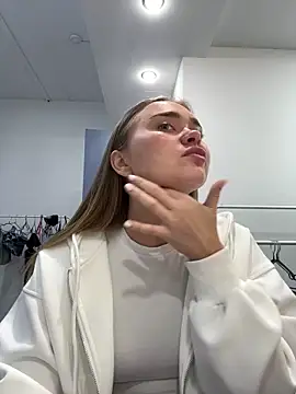 Snapshot of MonicaWestt chatting on March 2026 06:58:02 AM MonicaWestt online show from March 2026 06:58:02 AM