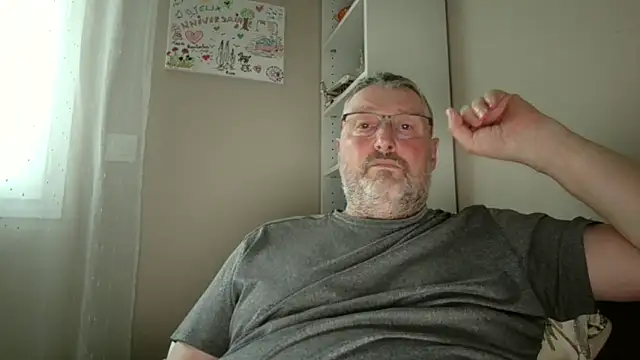 doudou310 online show from March 2026 04:59:01 PM