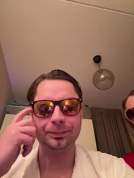 hottogetherNL online show from February 2026 09:44:01 PM