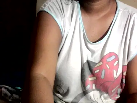 Snapshot of Sakina77 chatting on April 2026 09:43:02 AM Sakina77 online show from April 2026 09:43:02 AM