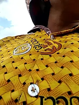 Snapshot of Tina-beo chatting on April 2026 09:35:01 AM Tina-beo online show from April 2026 09:35:01 AM