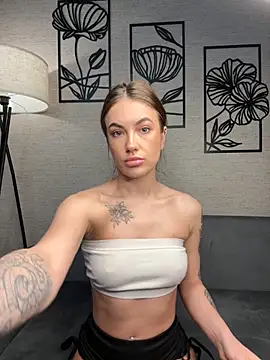 Snapshot of xXKelly_bonb0nXx chatting on February 2026 12:13:02 PM xXKelly bonb0nXx online show from February 2026 12:13:02 PM