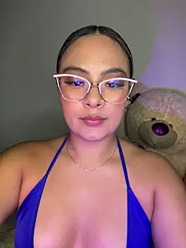 Snapshot of Kylievoos chatting on February 2026 12:49:01 AM Kylievoos online show from February 2026 12:49:01 AM