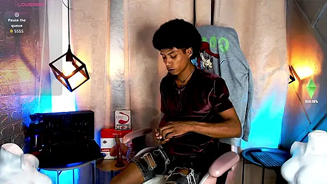 Snapshot of Walkers05 chatting on March 2026 11:27:02 PM Walkers05 online show from March 2026 11:27:02 PM