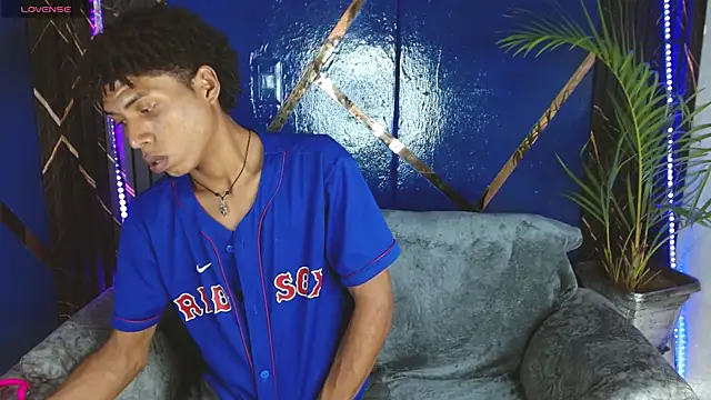 Snapshot of Walkers05 chatting on April 2026 06:46:01 PM Walkers05 online show from April 2026 06:46:01 PM