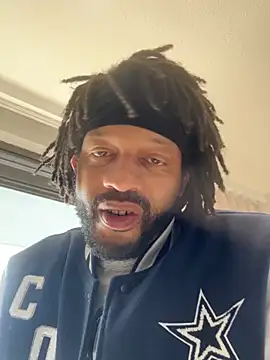 Snapshot of magic_man1085 chatting on February 2026 02:37:02 PM magic man1085 online show from February 2026 02:37:02 PM