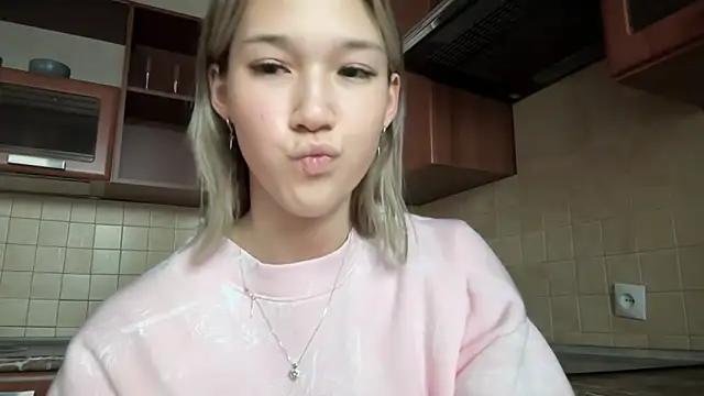 lilXdomiii online show from April 2026 11:57:01 AM