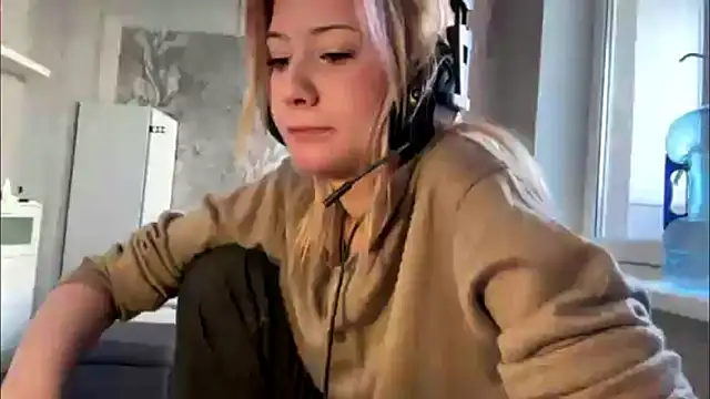 LadyFoxLove online show from February 2026 12:09:01 PM