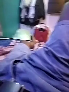 Snapshot of tamilpaiyan989 chatting on April 2026 04:04:01 PM tamilpaiyan989 online show from April 2026 04:04:01 PM