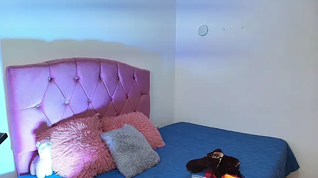 Kalyra 17 online show from March 2026 11:49:02 AM