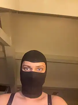 Snapshot of HelinHot chatting on February 2026 09:02:01 PM HelinHot online show from February 2026 09:02:01 PM