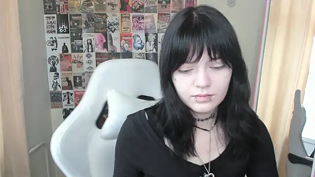 Snapshot of Emma_Darkkk chatting on February 2026 05:44:01 AM Emma Darkkk online show from February 2026 05:44:01 AM