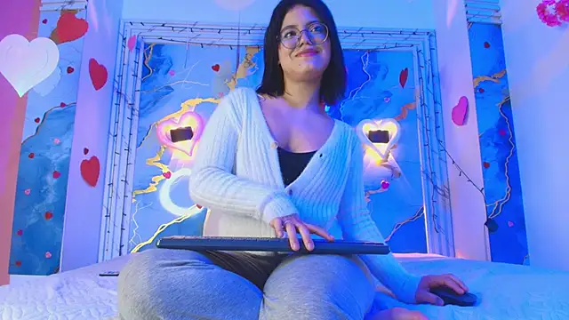 Snapshot of Eleanor_rigby5 chatting on February 2026 03:11:01 AM Eleanor rigby5 online show from February 2026 03:11:01 AM