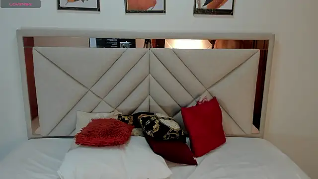 Snapshot of AmberQueen1 chatting on February 2026 12:10:02 PM AmberQueen1 online show from February 2026 12:10:02 PM