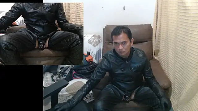 Leatherbdsm81 online show from May 2026 03:50:02 PM