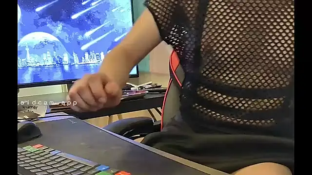 Snapshot of LovelyMeli chatting on February 2026 02:04:02 PM LovelyMeli online show from February 2026 02:04:02 PM