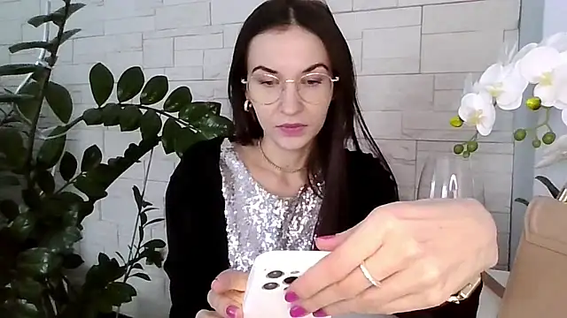 JuliaLovely online show from February 2026 02:35:01 PM