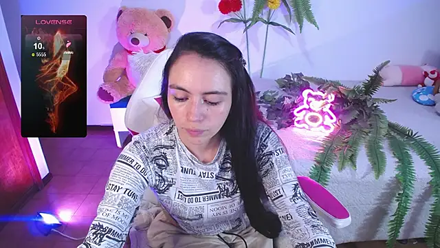 Snapshot of lika_little0 chatting on February 2026 06:04:02 PM lika little0 online show from February 2026 06:04:02 PM