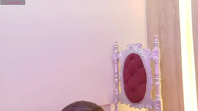 Snapshot of LeaneRous chatting on February 2026 03:22:01 PM LeaneRous online show from February 2026 03:22:01 PM