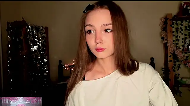 HoneyComfy online show from May 2026 01:26:01 PM