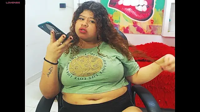 Snapshot of Cloe_r chatting on February 2026 04:25:02 PM Cloe r online show from February 2026 04:25:02 PM