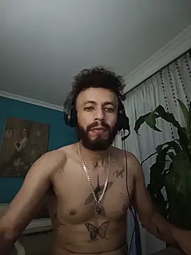 Snapshot of kauzZhomi chatting on February 2026 11:18:01 AM kauzZhomi online show from February 2026 11:18:01 AM