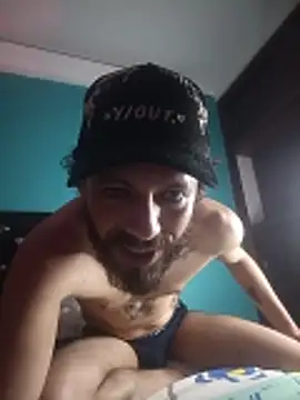 Snapshot of kauzZhomi chatting on February 2026 11:22:01 PM kauzZhomi online show from February 2026 11:22:01 PM