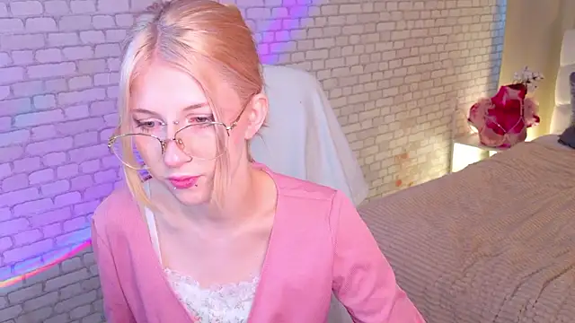 Snapshot of alicedews chatting on February 2026 01:31:01 PM alicedews online show from February 2026 01:31:01 PM