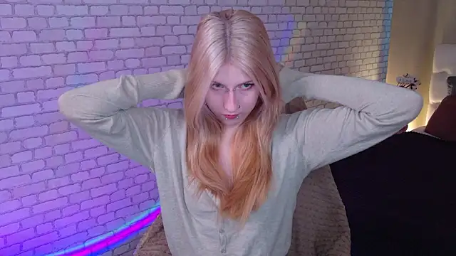 Snapshot of alicedews chatting on February 2026 01:45:02 PM alicedews online show from February 2026 01:45:02 PM