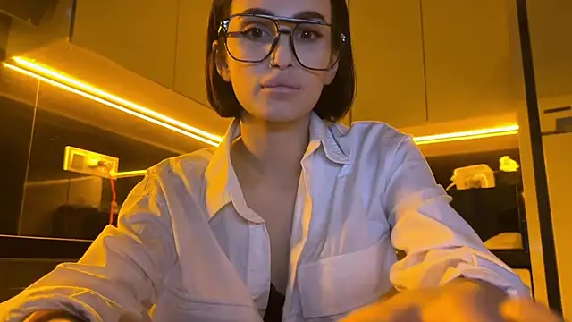 Snapshot of BlackFox_V chatting on February 2026 11:03:01 PM BlackFox V online show from February 2026 11:03:01 PM