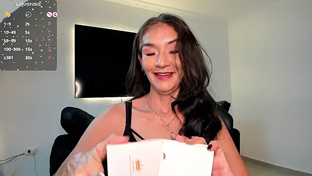 Emma Mendozaa online show from June 2026 11:37:02 AM