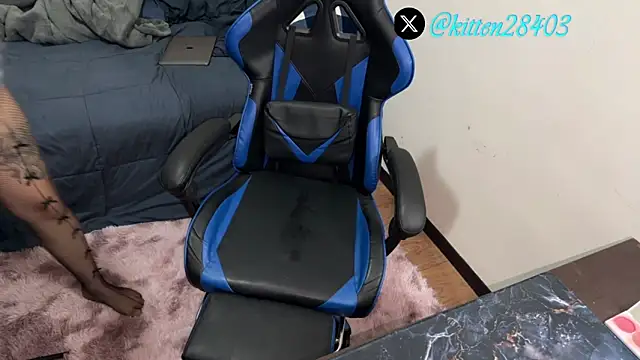 Ales Kitten Live online show from March 2026 10:37:02 PM