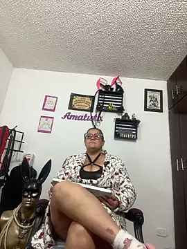 KimmyDark1 online show from June 2026 04:42:01 PM