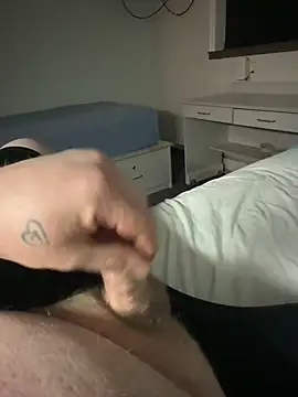 Snapshot of arcticman103 chatting on February 2026 04:39:02 AM arcticman103 online show from February 2026 04:39:02 AM