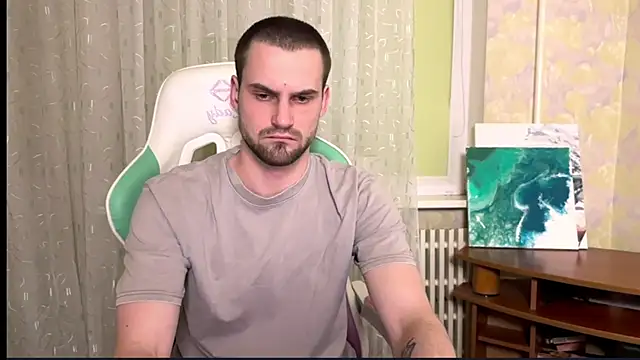 Snapshot of Cari__ chatting on February 2026 06:58:01 PM Cari online show from February 2026 06:58:01 PM