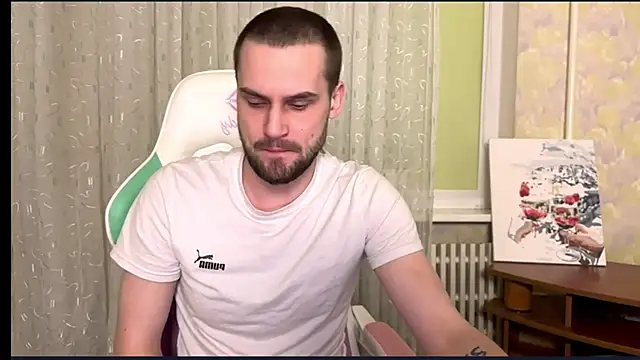 Snapshot of Cari__ chatting on February 2026 07:01:02 PM Cari online show from February 2026 07:01:02 PM