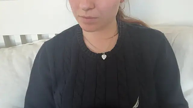 Lucyschickt online show from April 2026 03:07:01 PM