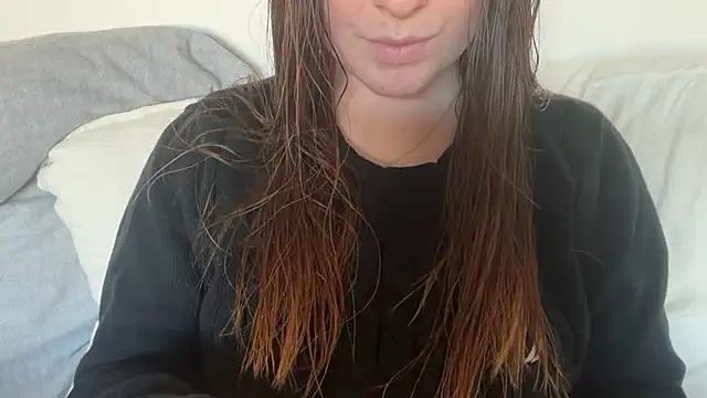 Snapshot of Lucyschickt chatting on April 2026 05:25:01 PM Lucyschickt online show from April 2026 05:25:01 PM