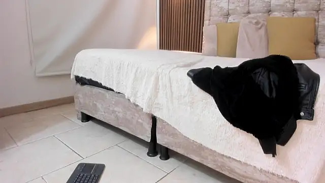 Snapshot of Lia_Nova chatting on February 2026 01:18:02 AM Lia Nova online show from February 2026 01:18:02 AM