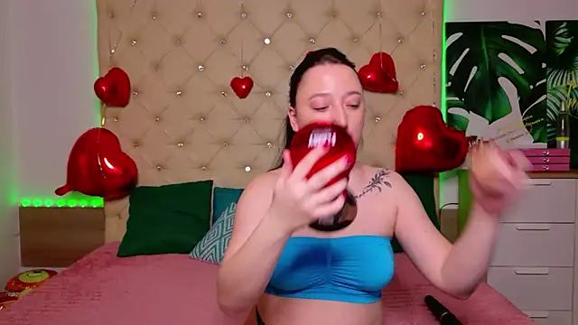 Snapshot of AwaMax chatting on February 2026 05:59:02 AM AwaMax online show from February 2026 05:59:02 AM