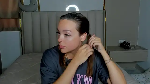 stellaa quenn online show from April 2026 04:46:01 AM