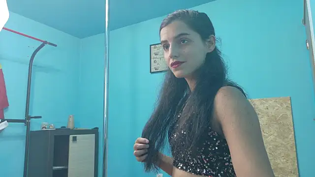 SoniaMoonnnnn online show from June 2026 05:50:02 PM