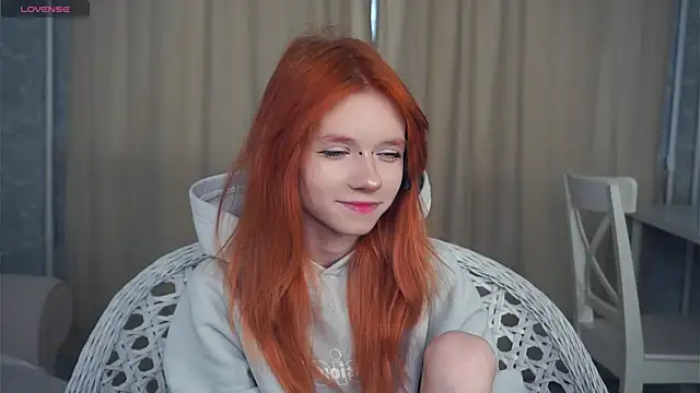 Snapshot of TarynPalek chatting on February 2026 06:06:02 AM TarynPalek online show from February 2026 06:06:02 AM