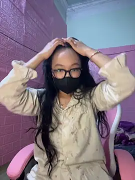 Leeeiuu online show from February 2026 12:57:02 PM