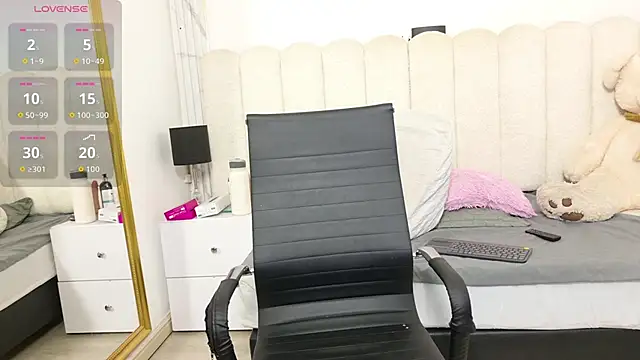 Snapshot of Abi_dolll chatting on February 2026 12:46:01 PM Abi dolll online show from February 2026 12:46:01 PM