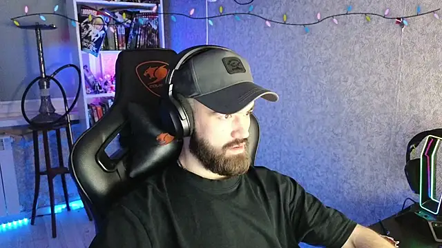 Snapshot of _Mostly_ chatting on February 2026 04:46:01 AM Mostly online show from February 2026 04:46:01 AM