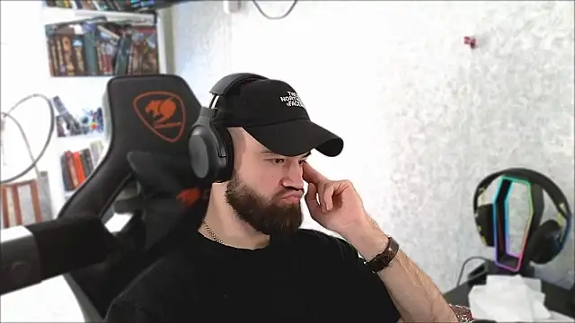 Snapshot of _Mostly_ chatting on March 2026 09:59:02 AM Mostly online show from March 2026 09:59:02 AM