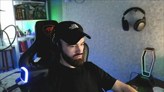 Snapshot of _Mostly_ chatting on March 2026 03:08:02 PM Mostly online show from March 2026 03:08:02 PM